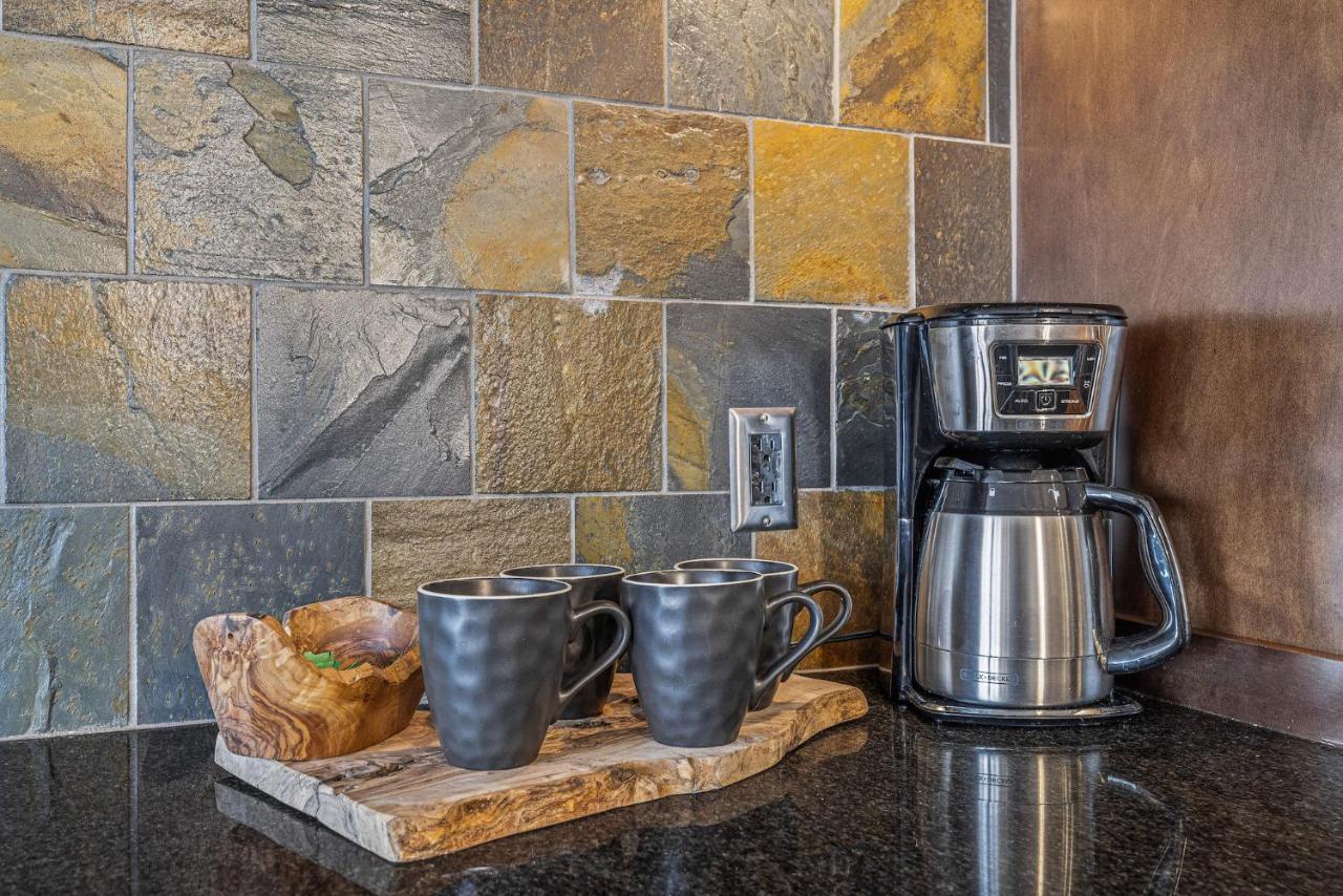 3 Bedroom Condo By Canadian Rockies Vacation Rentals Canmore Eksteriør bilde